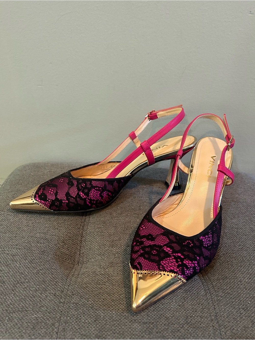 Vinci Bali Fuchsia Lace Slingback Heels Gold Cap Toe Sculptural Heel EU 39